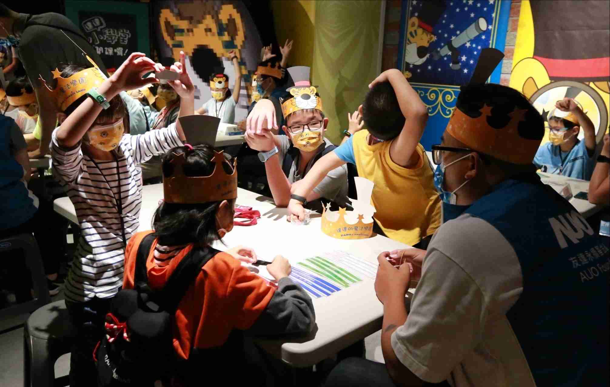 28国际以永续理念推动全人教育计划，，，，内外结盟储备科普教育人才，，荣获亚太永续行动奖社会共融面的金奖肯定