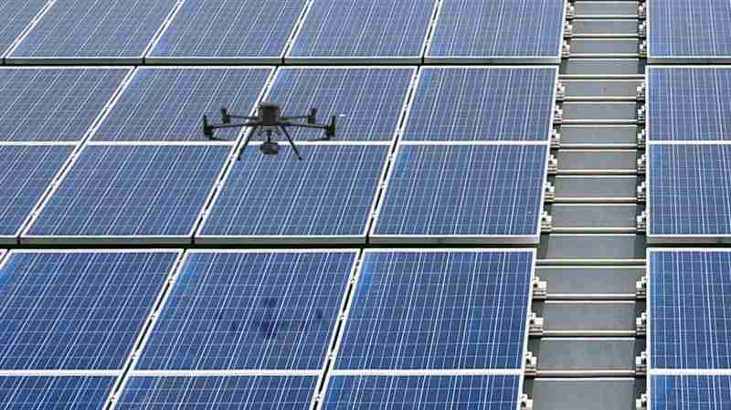 28国际以无人机搭配IR Sensor热显像技术进行全方面模块健检，，，有效降低人力成本并提升发电量